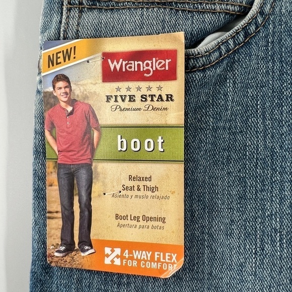 Wrangler relaxed seat & thigh blue jeans size 16R - Picture 4 of 9